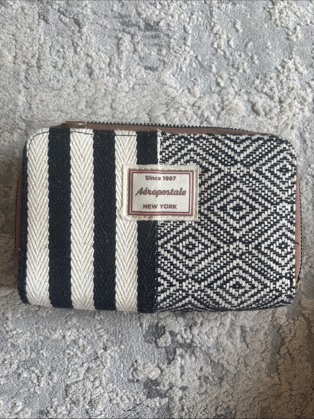 Aeropostale Black and White Patterned Zip Wallet